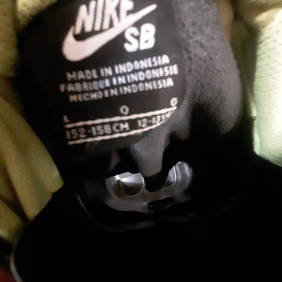 Nike Hoodie - Picture 2 of 5